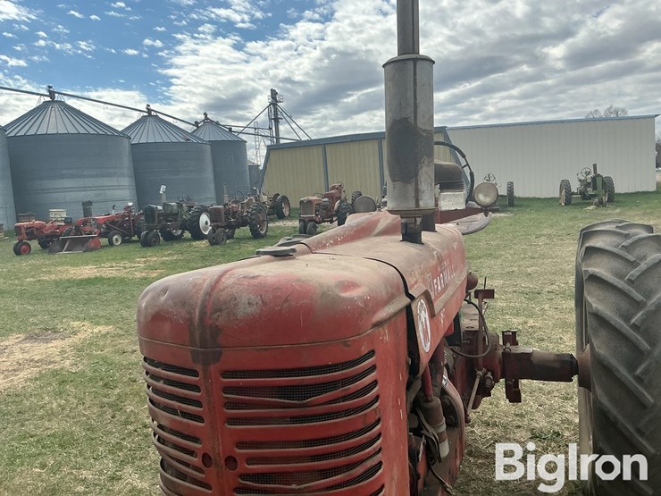 1952-farmall-super-m-2wd-tractor-image-13