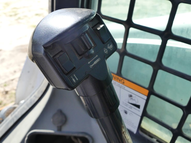 2015-bobcat-s770-image-14