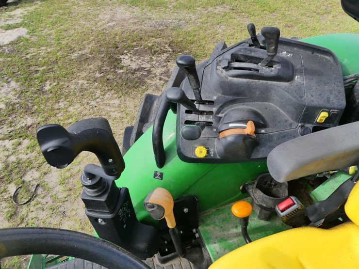 2024-john-deere-5120m-image-10