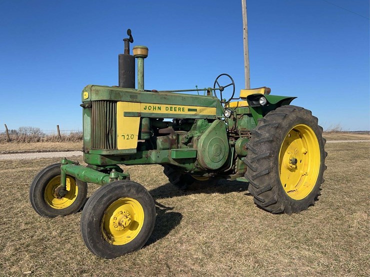 john-deere-720-image-1