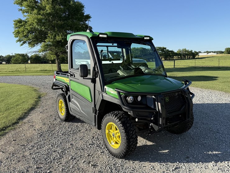2024-john-deere-gator-image-3