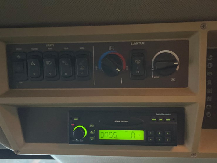 2000-john-deere-9650-image-39