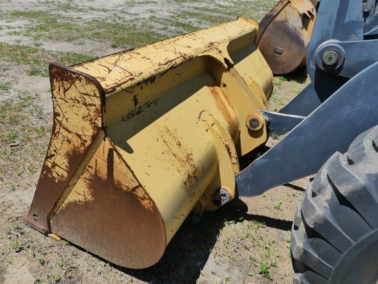 2004-deere-444j-image-7
