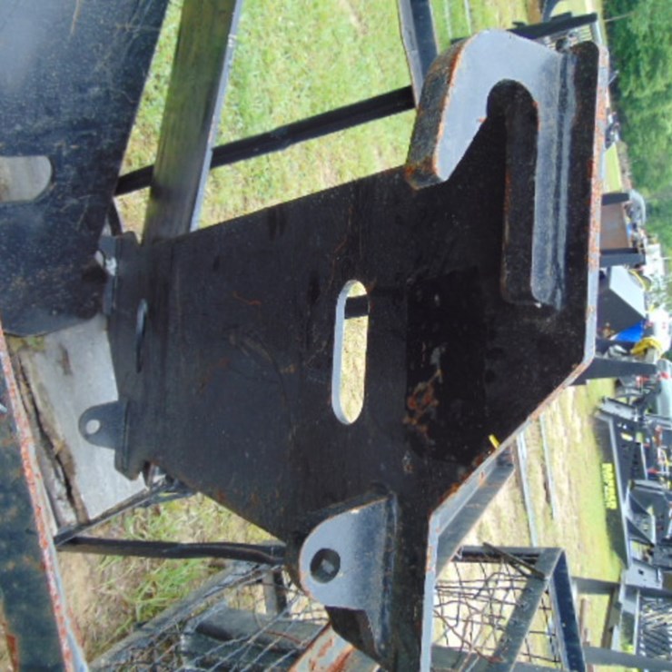SKID STEER ATTACHMENT PLATE- GLOBAL STYLE