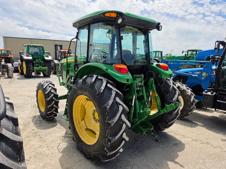 2014-john-deere-6115d-image-11