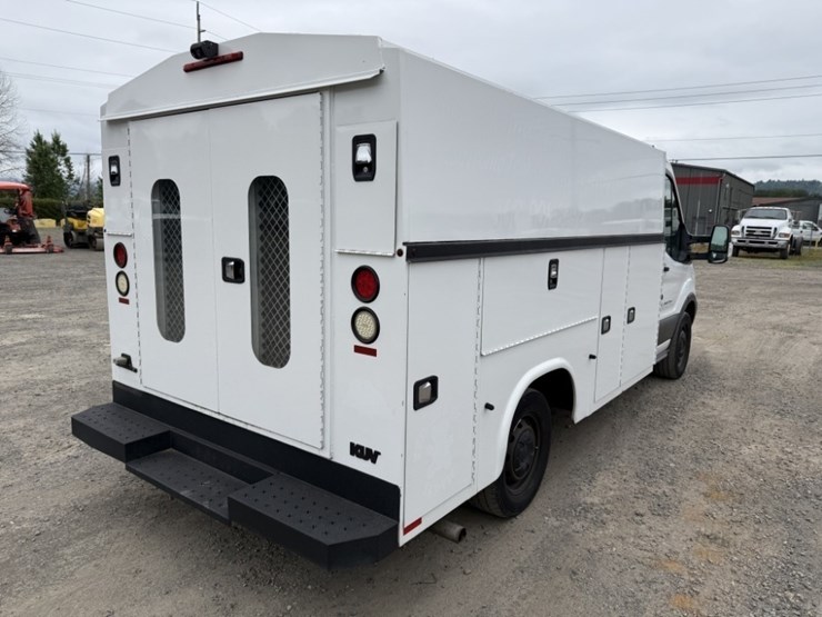 2016-ford-transit-image-4