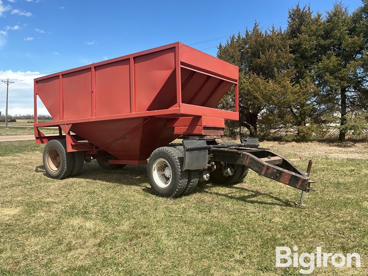 s/a-grain-trailer-w/-5th-wheel-caddy-image-3