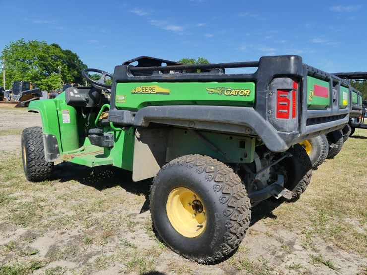 2016-john-deere-gator-image-4