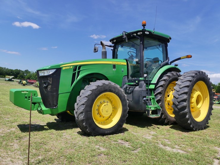 2018-john-deere-8320r-image-1