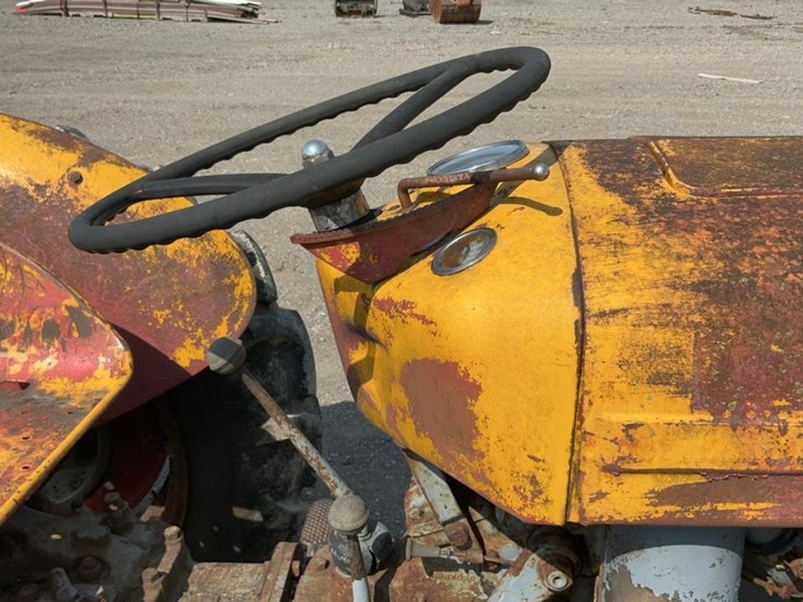 massey-ferguson-35-image-23