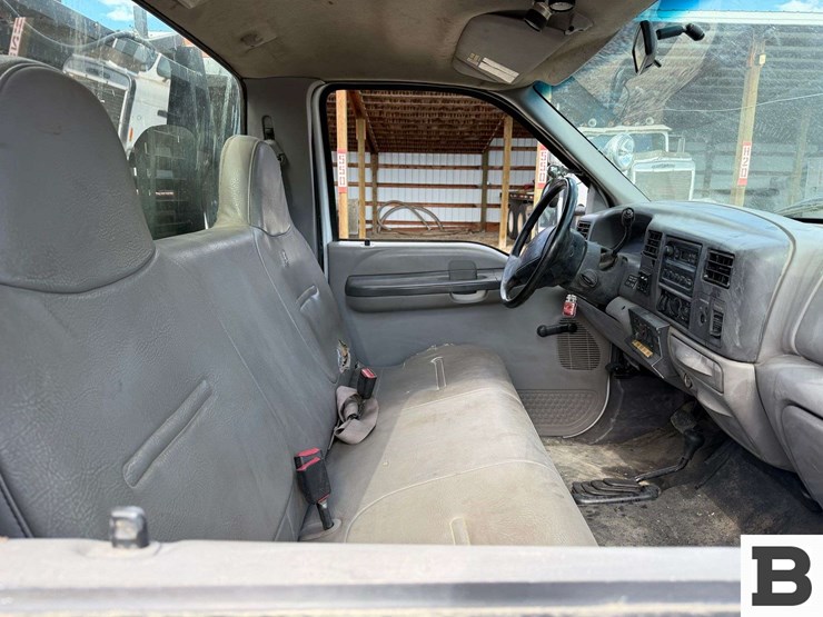 1999-ford-f550-image-27