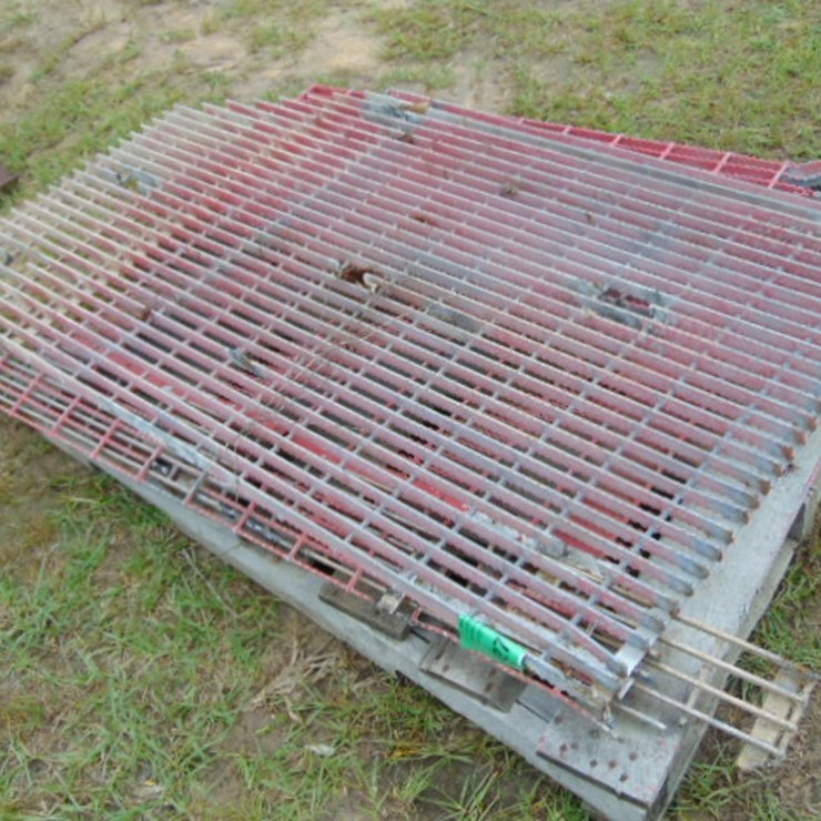 3 PCS OF CATWALK MATERIAL