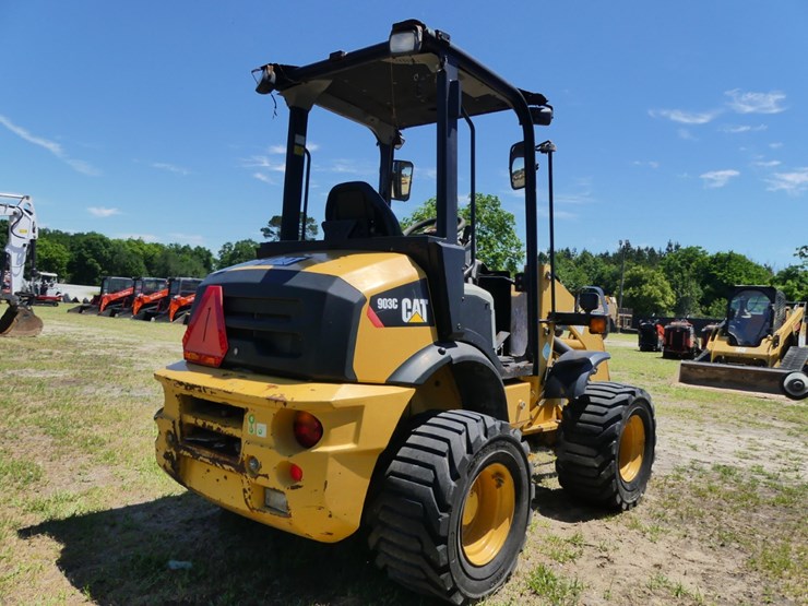 2015-caterpillar-903c-image-3