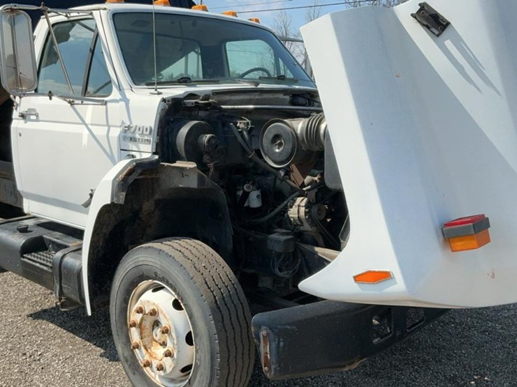 #1951-•-1990-ford-700-dump-truck-image-52