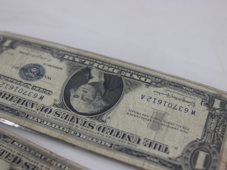 #36133-•-(22)-1957-and-qty-4,-1935-silver-certificates,-1-dollar-bills-image-6