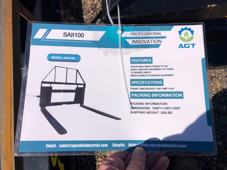#93-•-48”-pallet-forks-image-2