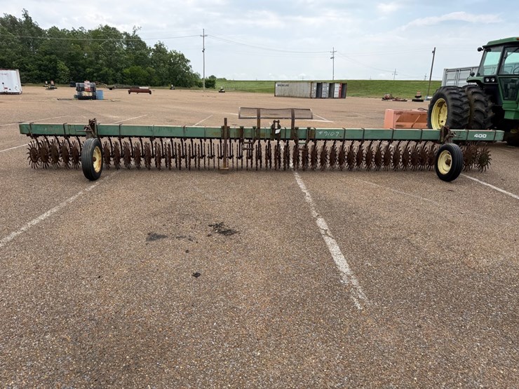 john-deere-400-image-1