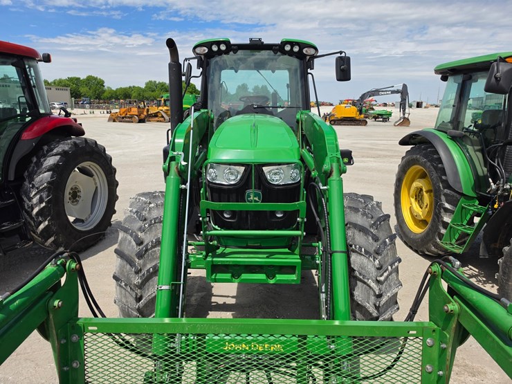 2023-john-deere-6145m-image-4