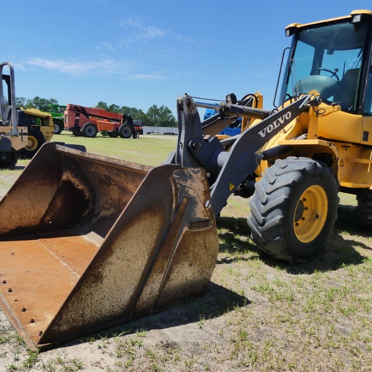 2012 VOLVO L35B