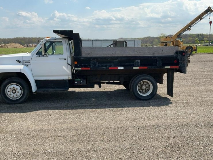 #1951-•-1990-ford-700-dump-truck-image-2