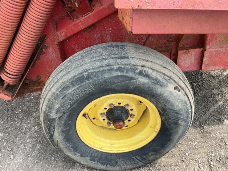 new-holland-847-image-21