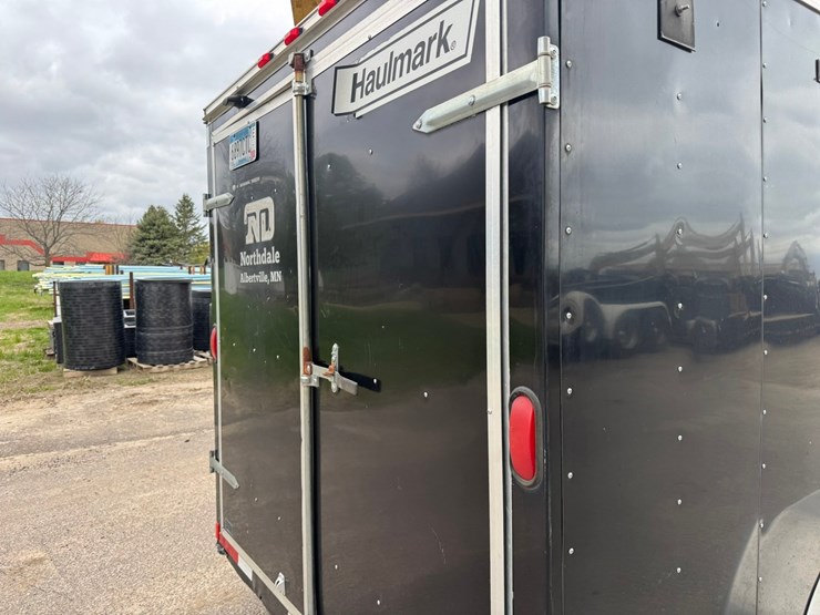 #3892-•-2015-haulmark-18'-enclosed-trailer-image-18