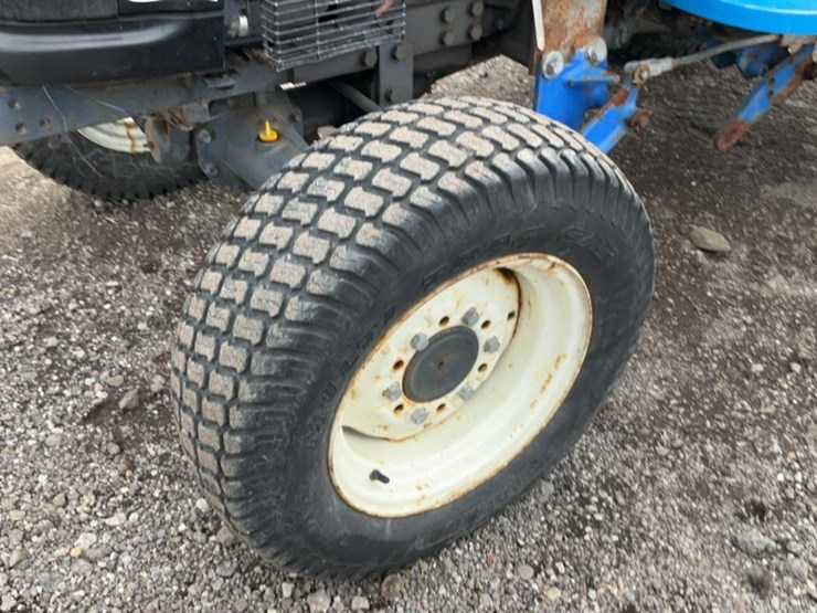 #2400-•-new-holland-tc25s-diesel-tractor-image-9