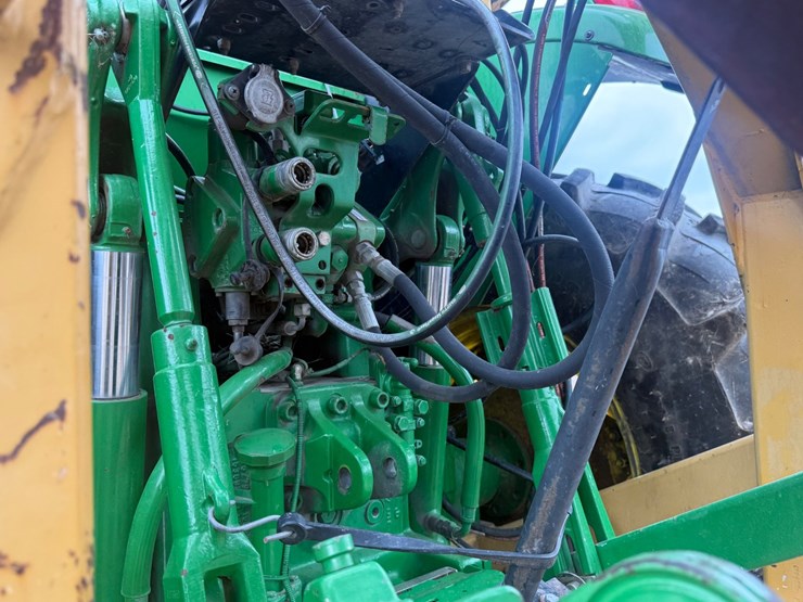 john-deere-6215-image-13