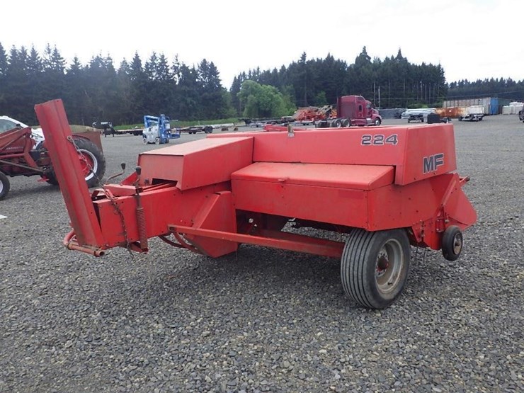 massey-ferguson-224-image-4