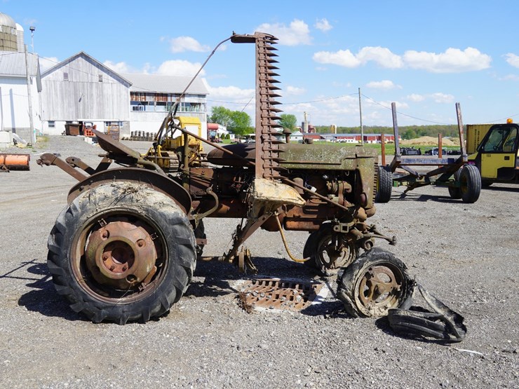 #2408-•-farmall-cub-a-tractor-with-sickle-bar-mower-image-5