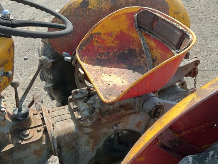 massey-ferguson-35-image-37