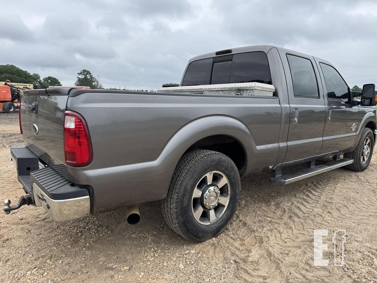 2011-ford-f250-lariat-image-3