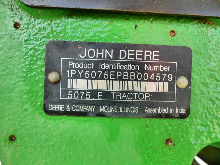 2011-john-deere-5075e-image-12