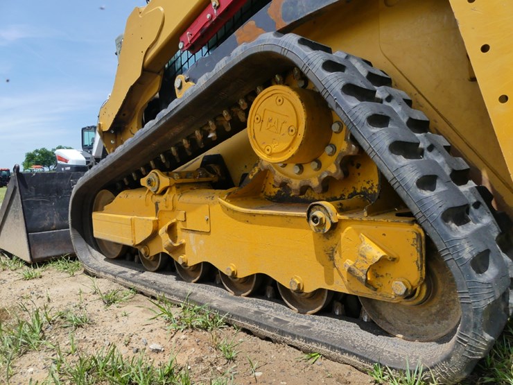 2024-caterpillar-255-image-5