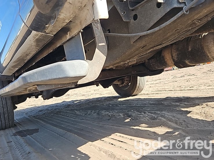 2019-ford-f550-xl-image-14