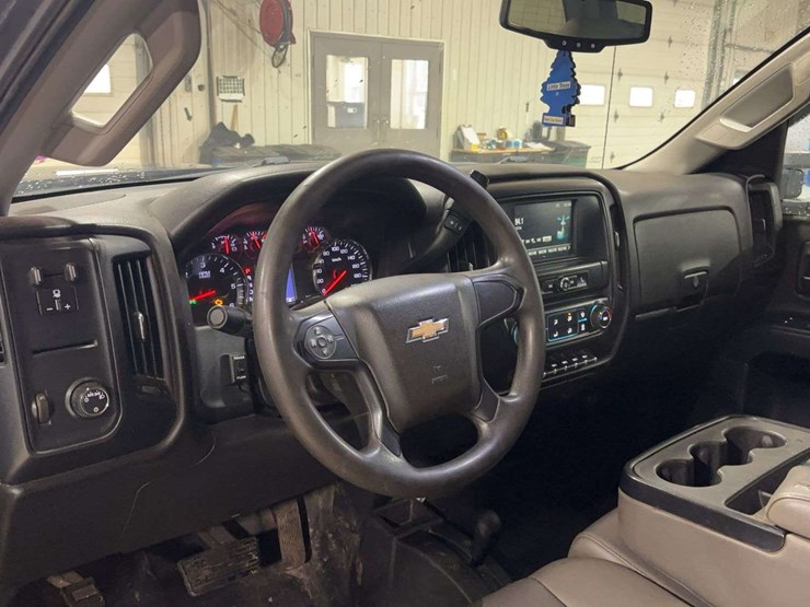2016-chevrolet-silverado-2500hd-image-21