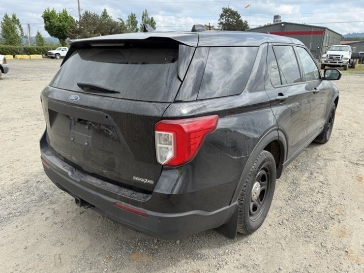 2020-ford-explorer-image-4