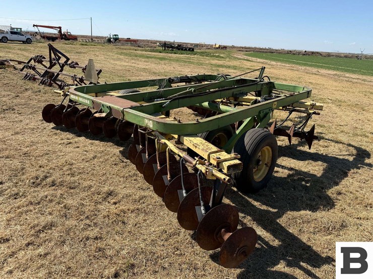 john-deere-310-image-4
