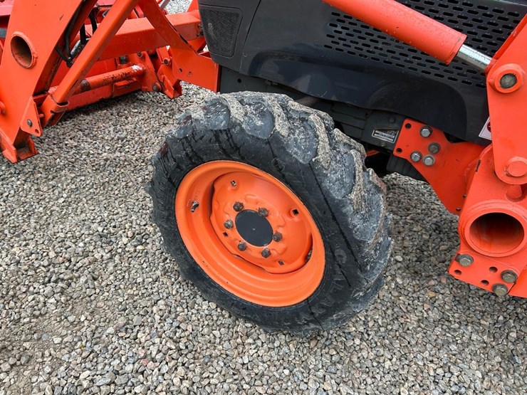 kubota-la724-image-18