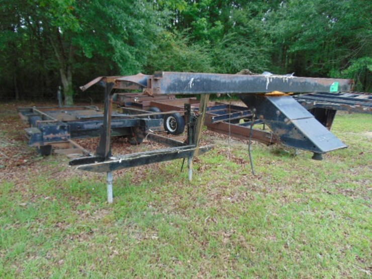 (nt)-5th-wheel-camper-trailer-frame-image-1
