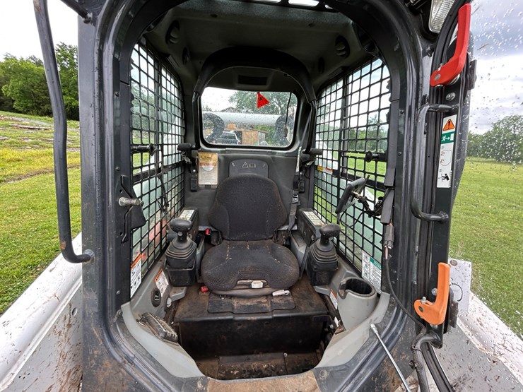 2022-bobcat-t770-image-15