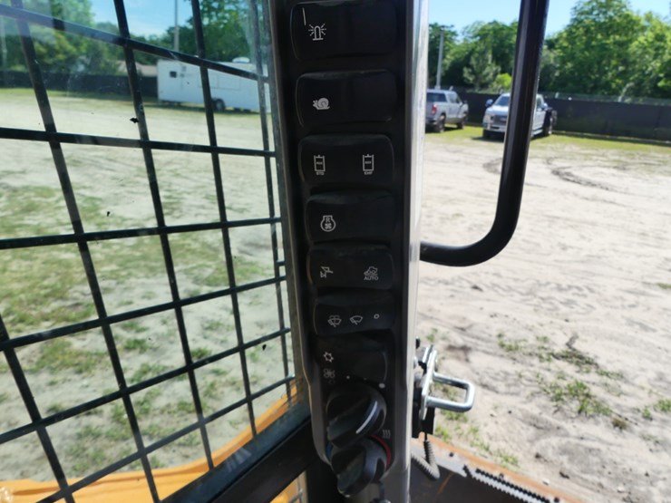 2023-case-tv620b-image-18