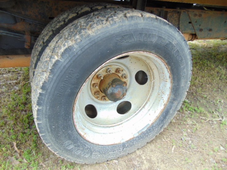 1999-gmc-3500-image-3