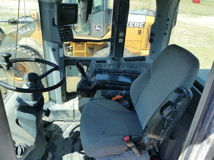 2019-deere-544l-image-12