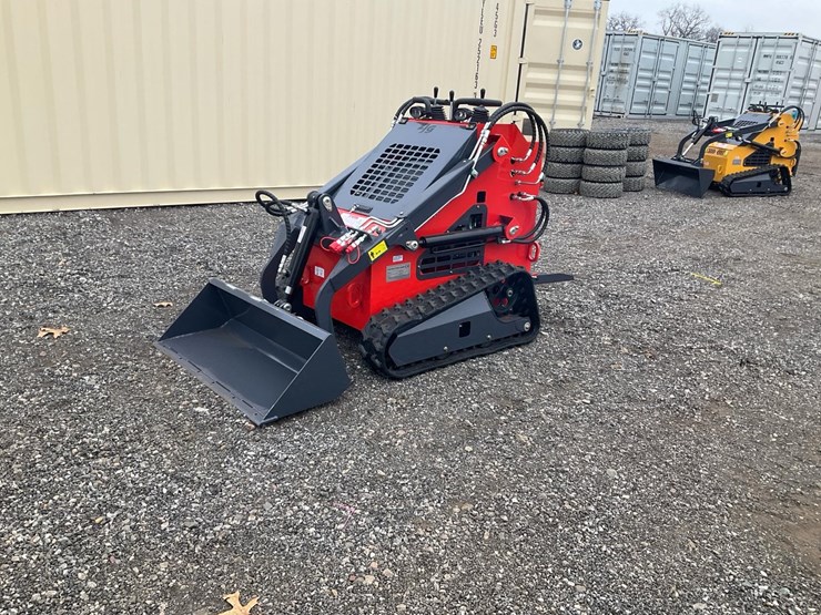 #1016-•-unused-2025-zjz-380-mini-skid-steer-loader-image-1