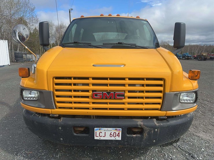 2009-gmc-topkick-c4500-image-2
