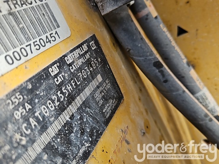 2025-caterpillar-255-image-32