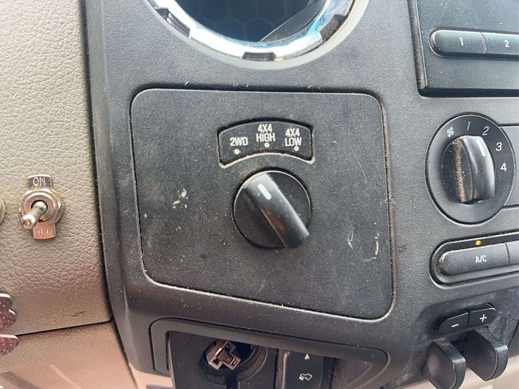 2010-ford-f250-xlt-image-27