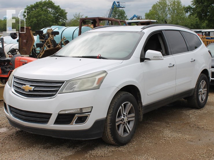 2016-chevrolet-traverse-image-1