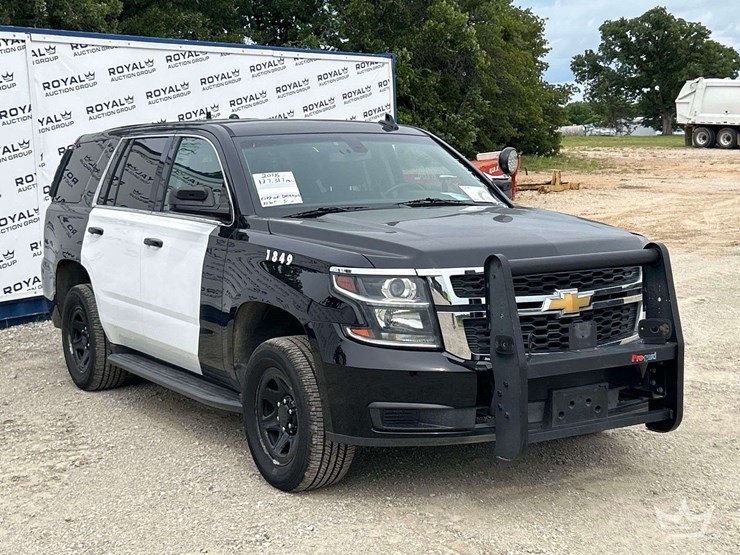 2018-chevrolet-tahoe-image-4